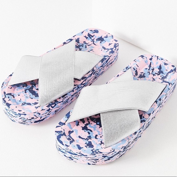 NWT Urban Outfitters Cross Confetti Slides Sandals - Picture 2 of 5